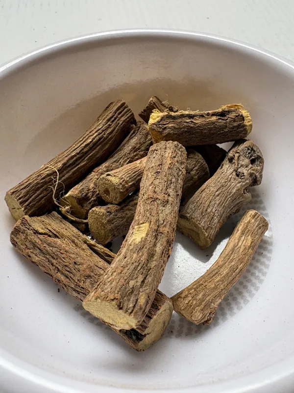 Mulethi_Root_Whole_Glycyrrhiza_Glabra
